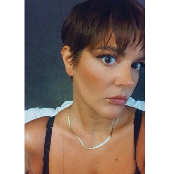 Meet your Posher, Christina. - Picture 3 of 3